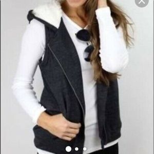 NWT Splendid Powell Hooded Sherpa Vest--L
